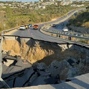61 buyuklugundeki deprem sonrasi yurekleri agza getiren goruntu fu6K6sm5
