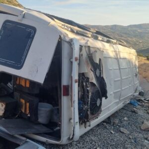 adiyamanda tarim iscilerini tasiyan minibus devrildi 19 yarali hMeQbiqE