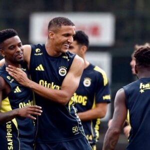 fenerbahce feyenoord macinin hazirliklarini surdurdu z1jSqKCv