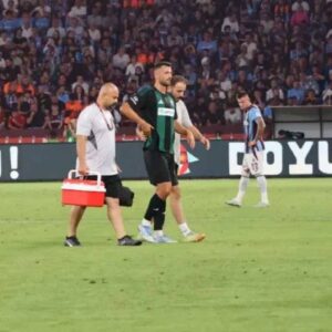 yeni transferden kotu baslangic sezonun ilk macinda capraz baglari koptu KfqT8ssS