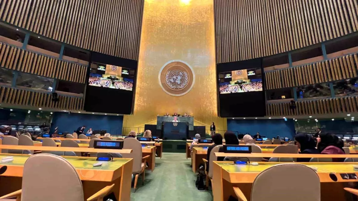 bakan goktas tum kriz durumlarinda en agir yuku tasiyanlar kadinlar ve kiz cocuklaridir GRWLgcbC