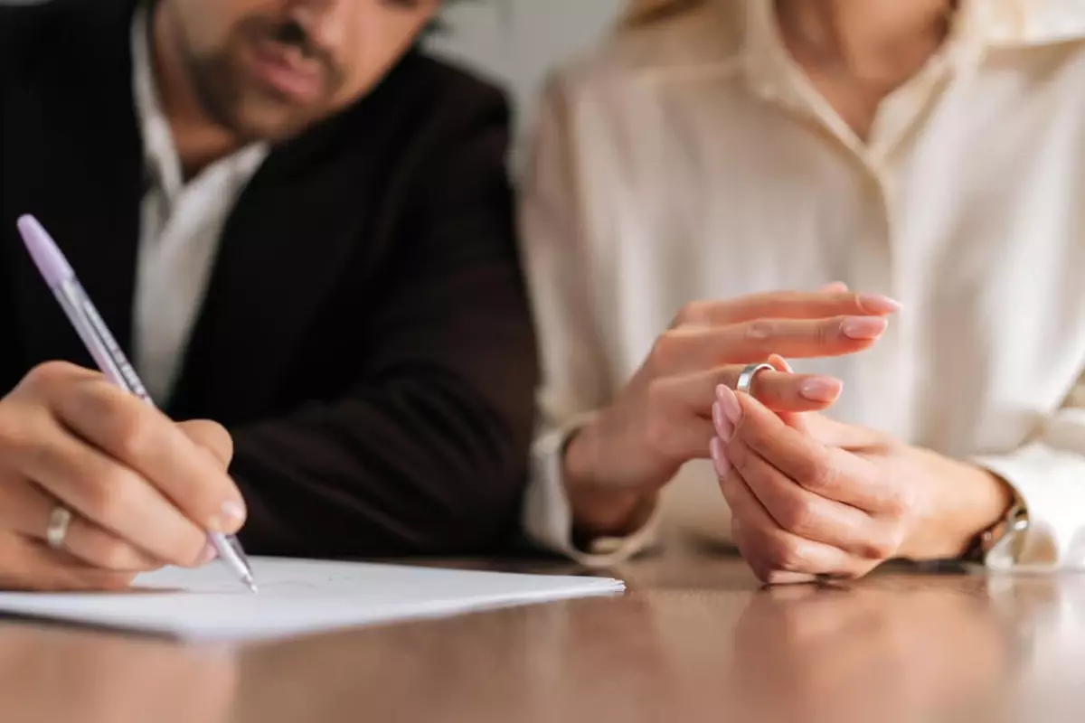 halil erkek degil yapamadi sozu bosanma davasi acan kadinin basini yakti yzgQ3mA4