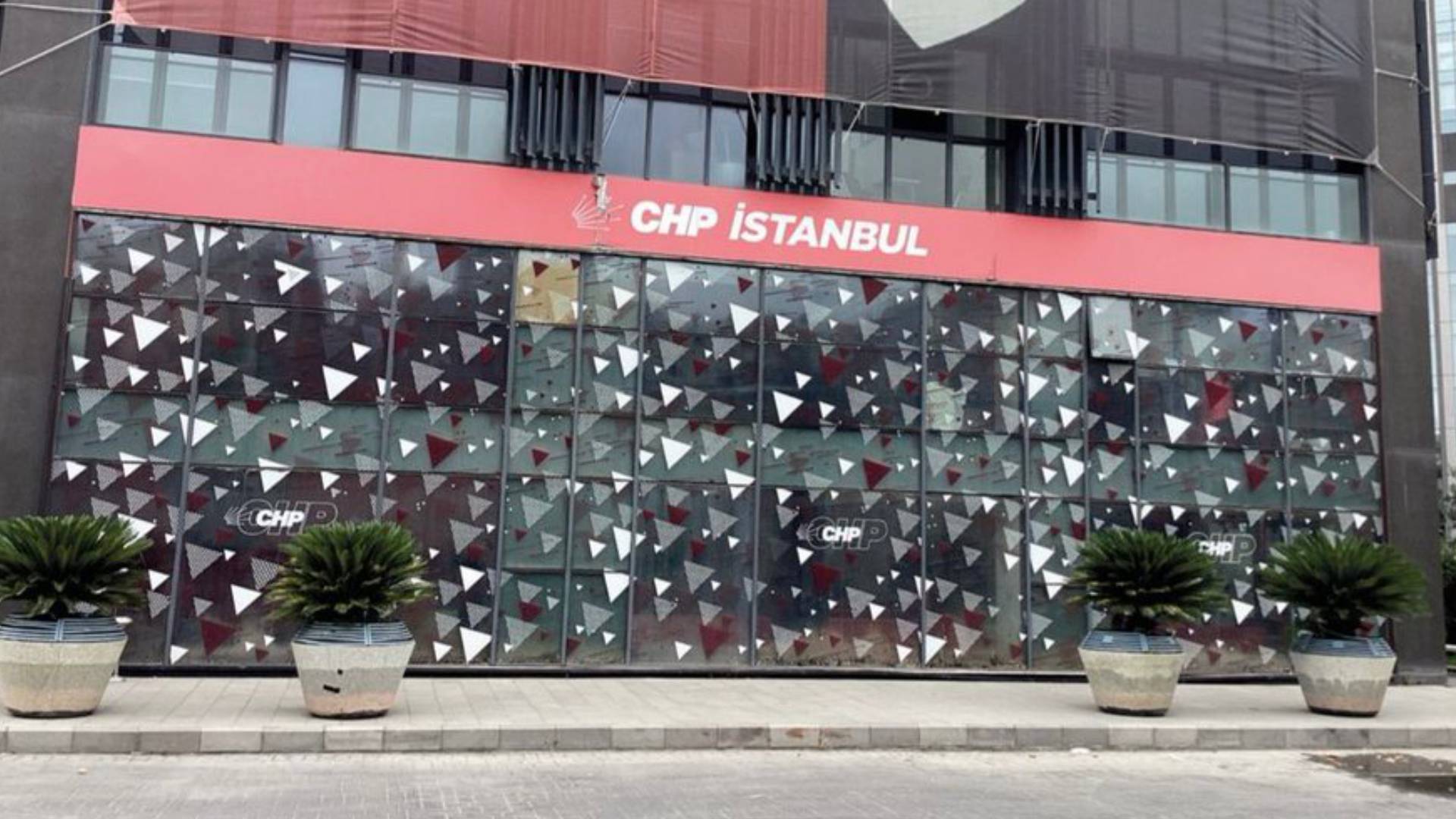 istanbul 45 asliye hukuk mahkemesinin durdurulmasini istedigi chp il kongresi basladi qBxCmOrh