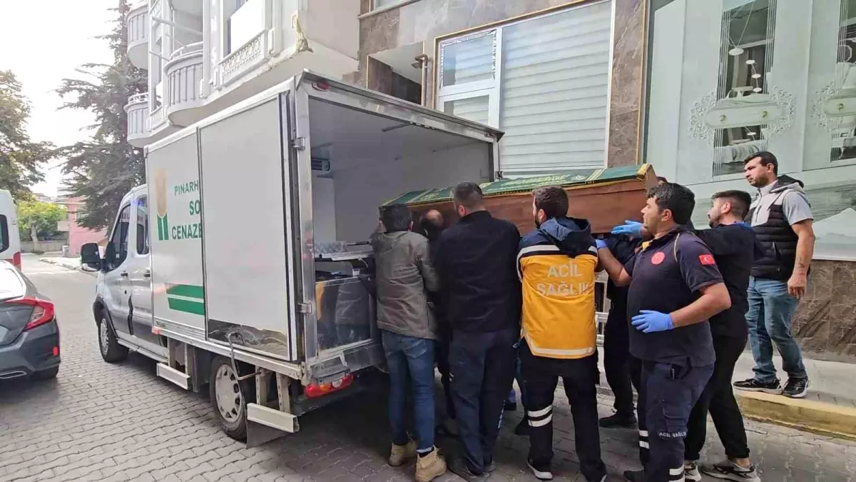 asansor bosluguna dusen usta hayatini kaybetti BkuxgBA9