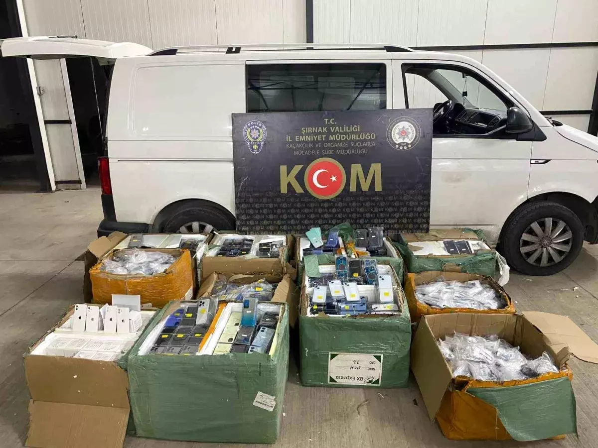 sirnakta uyusturucu ve kacakcilik operasyonlari 51 gozalti uAy6MVUp.jpg