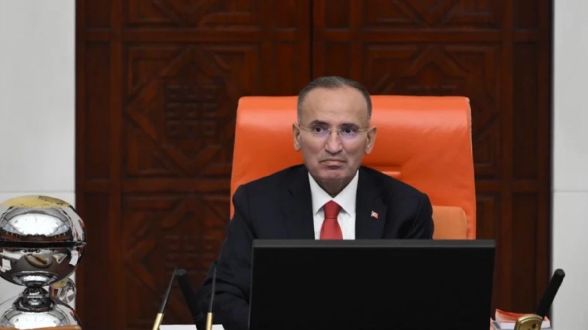 bekir bozdag meclise dondu zayifligi gozlerden kacmadi QGB1Sk2U.jpg