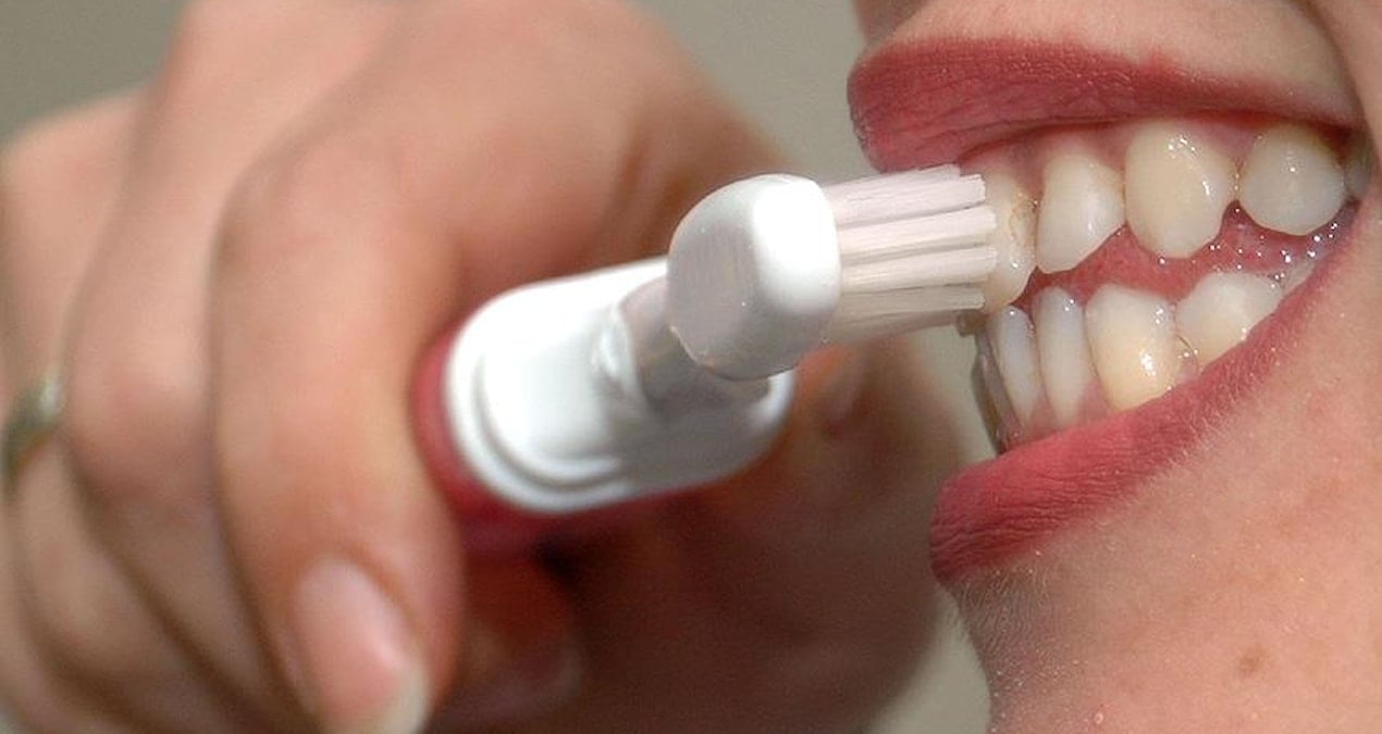 dis fircalarken yapilan bu hata dis sagligini tehlikeyeatiyor rsSUIWu1.jpg